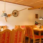 Han/Misafirhane Berggasthof Riefenkopf